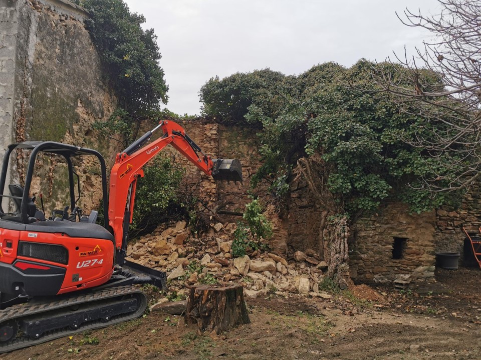DEMOLITION (1)
